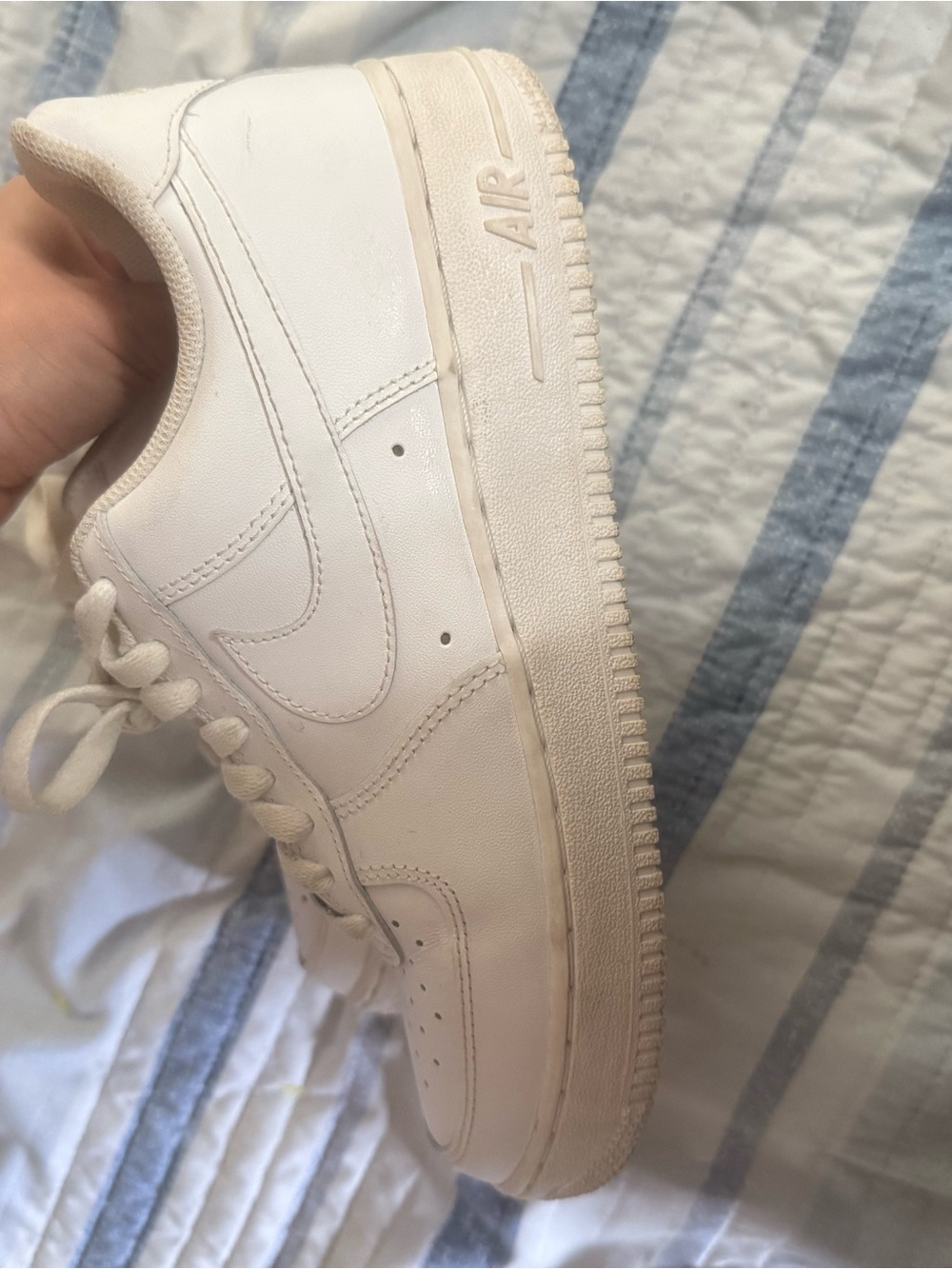 Women’s Air Force 1 low Triple White - Picture 2 of 7